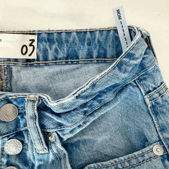 Mom Jeans - Picture 2 of 6